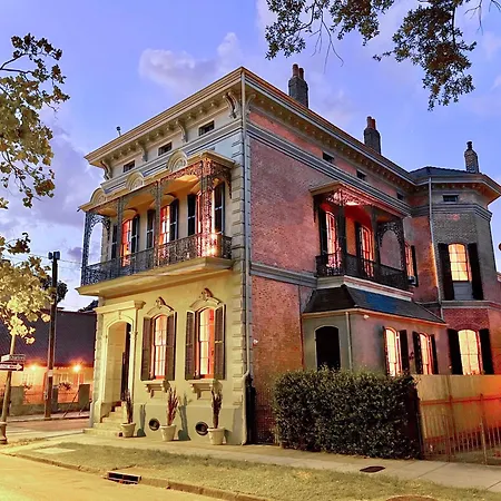 French Quarter Lanaux Mansion Bed And Breakfast